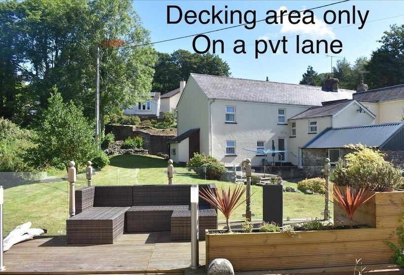 Luxury 2 Bed Cottage In Llansteffan