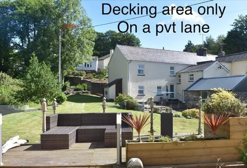 Luxury 2 Bed Cottage In Llansteffan