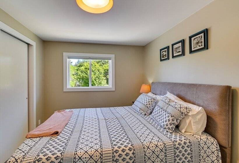 Moclips Home W/ Hot Tub & Stunning Beach Views!