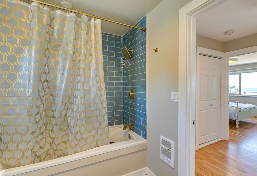 Moclips Home W/ Hot Tub & Stunning Beach Views!