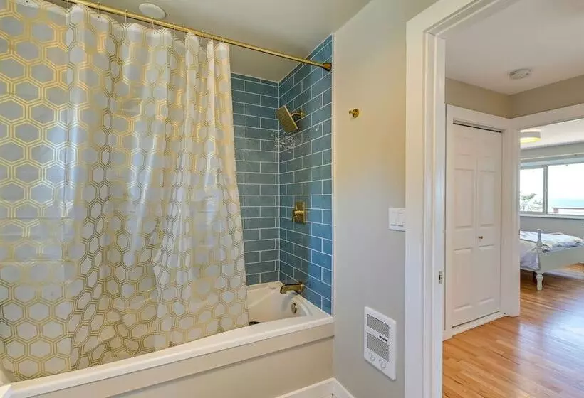 Moclips Home W/ Hot Tub & Stunning Beach Views!