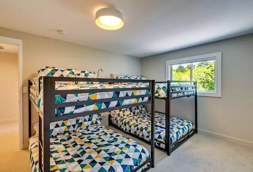 Moclips Home W/ Hot Tub & Stunning Beach Views!