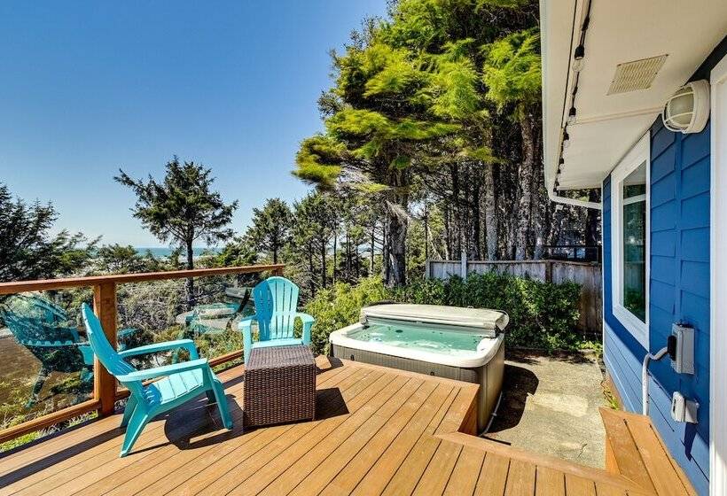 Moclips Home W/ Hot Tub & Stunning Beach Views!