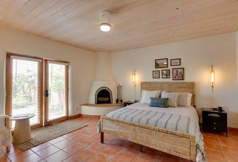 Mtn View Retreat W/ Hot Tub In New Mexico!