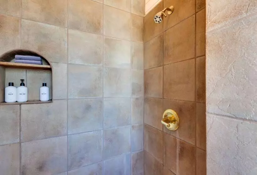 Mtn View Retreat W/ Hot Tub In New Mexico!