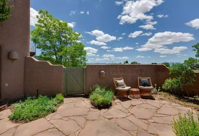 Mtn View Retreat W/ Hot Tub In New Mexico!