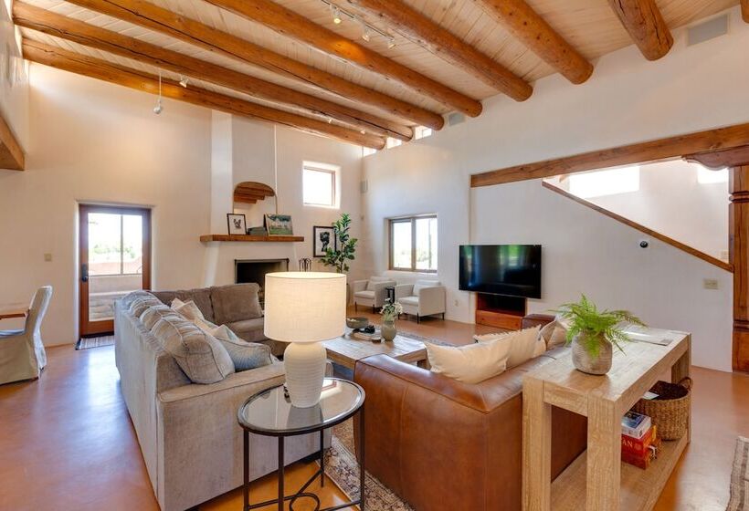 Mtn View Retreat W/ Hot Tub In New Mexico!