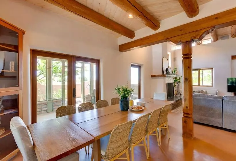 Mtn View Retreat W/ Hot Tub In New Mexico!