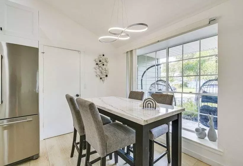 Palm Harbor Paradise W/ Community Pool!