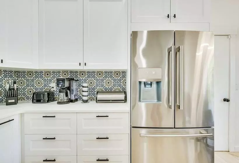 Palm Harbor Paradise W/ Community Pool!