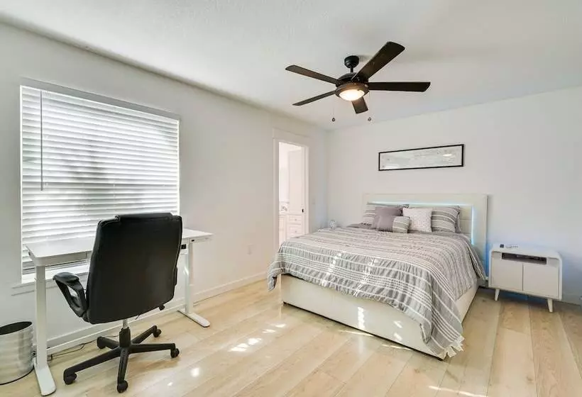 Palm Harbor Paradise W/ Community Pool!