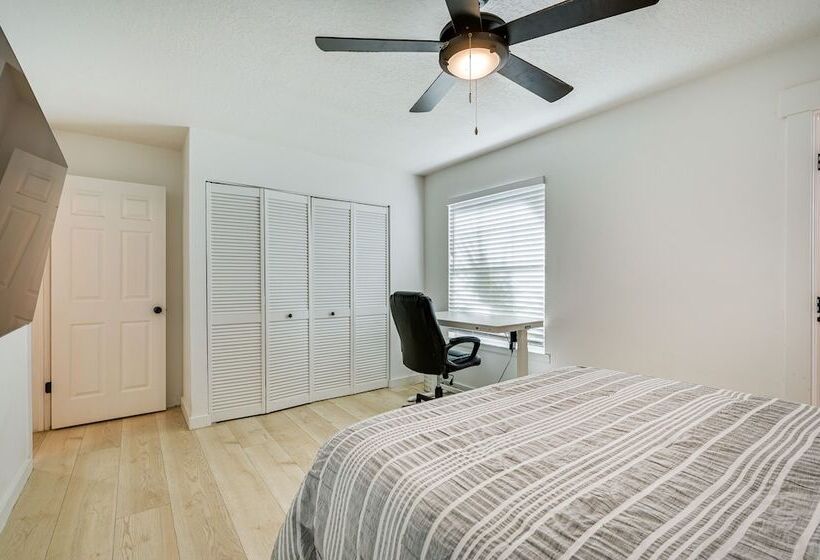 Palm Harbor Paradise W/ Community Pool!