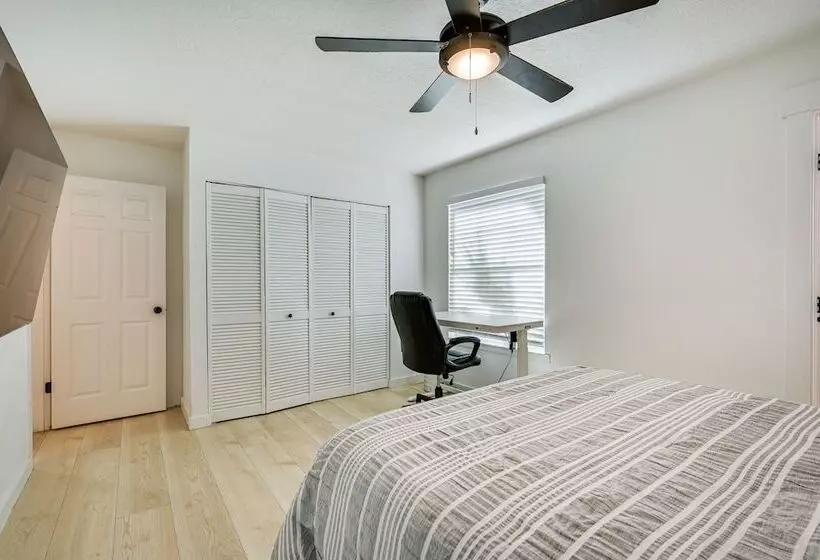 Palm Harbor Paradise W/ Community Pool!