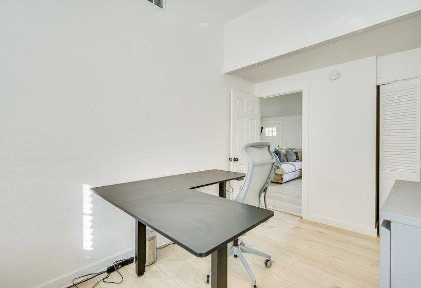 Palm Harbor Paradise W/ Community Pool!