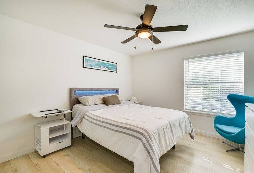 Palm Harbor Paradise W/ Community Pool!