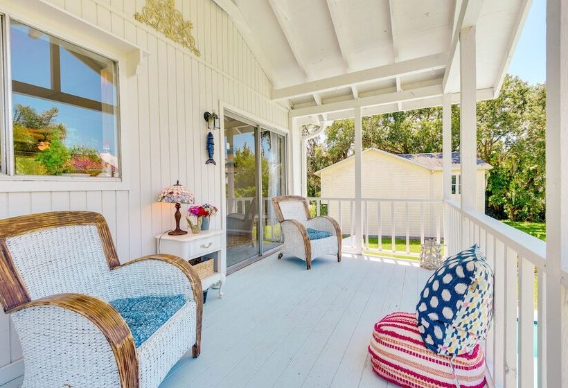 Palmetto Escape W/ Balcony   Walk To Marina!