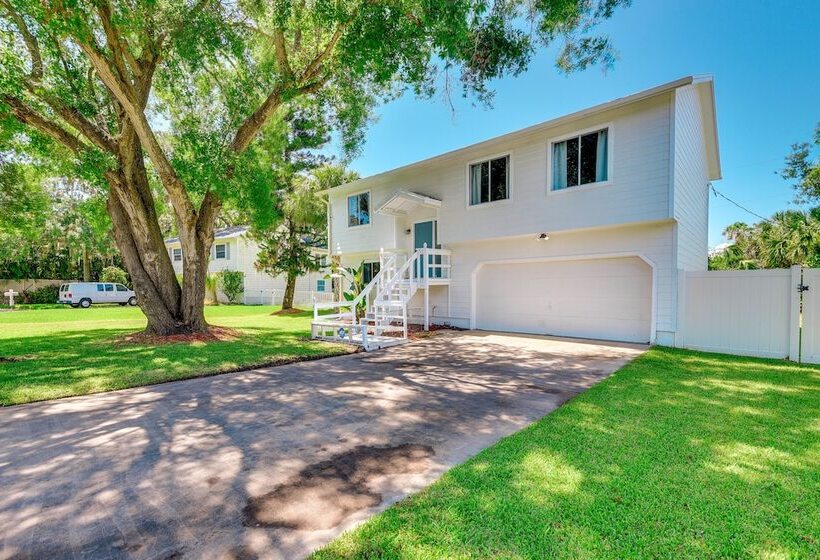 Palmetto Escape W/ Balcony   Walk To Marina!