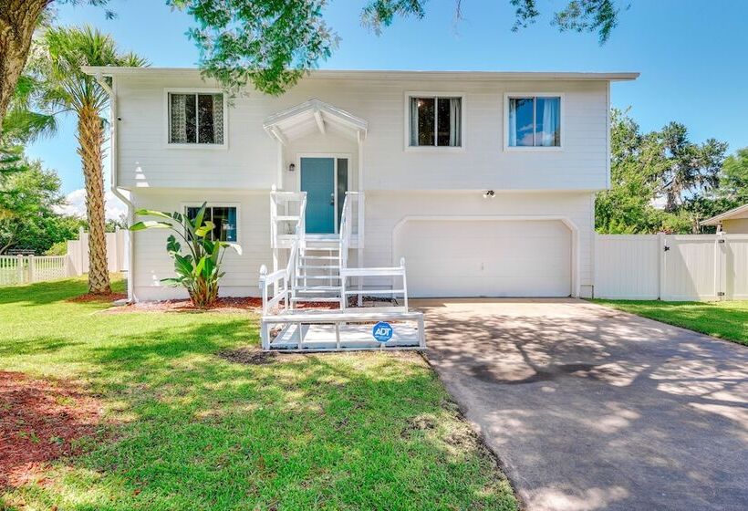 Palmetto Escape W/ Balcony   Walk To Marina!