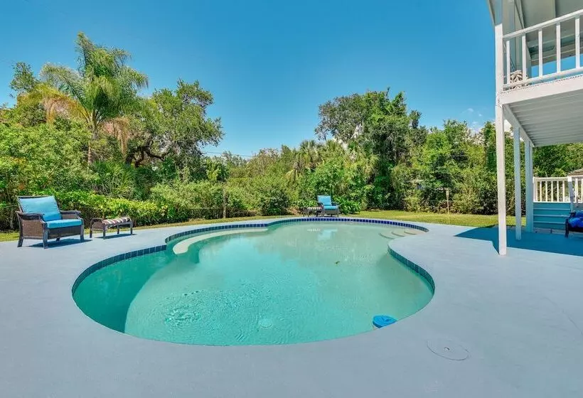 Palmetto Escape W/ Balcony   Walk To Marina!