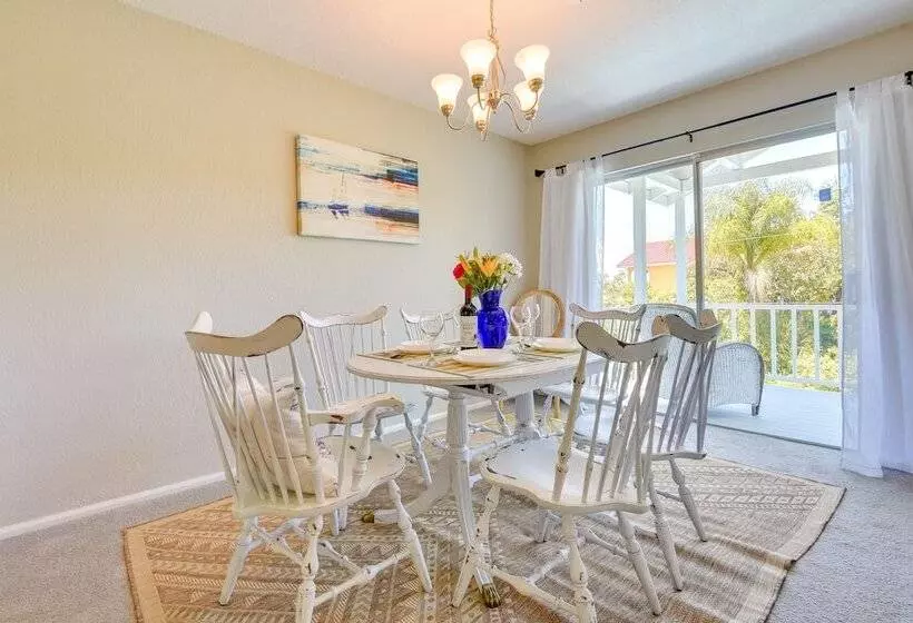 Palmetto Escape W/ Balcony   Walk To Marina!