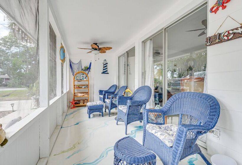 Hot Tub, Grill & Fire Pit: Port Richey Retreat