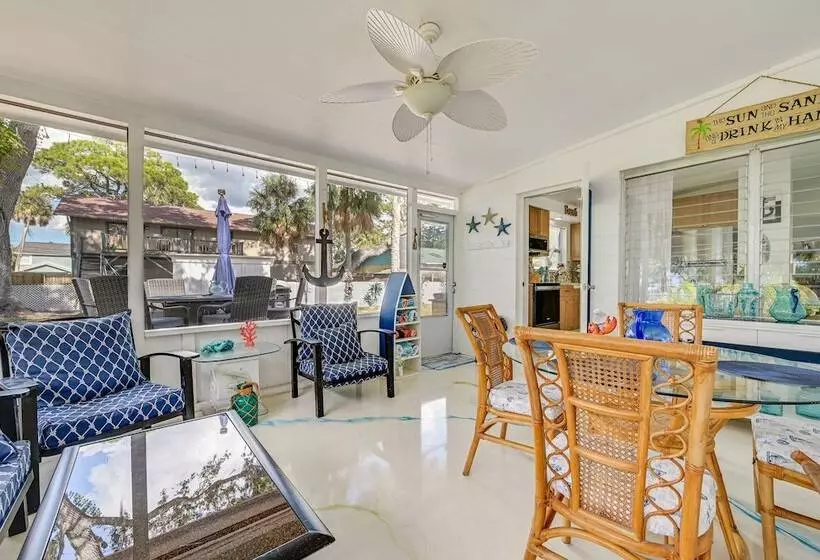 Hot Tub, Grill & Fire Pit: Port Richey Retreat