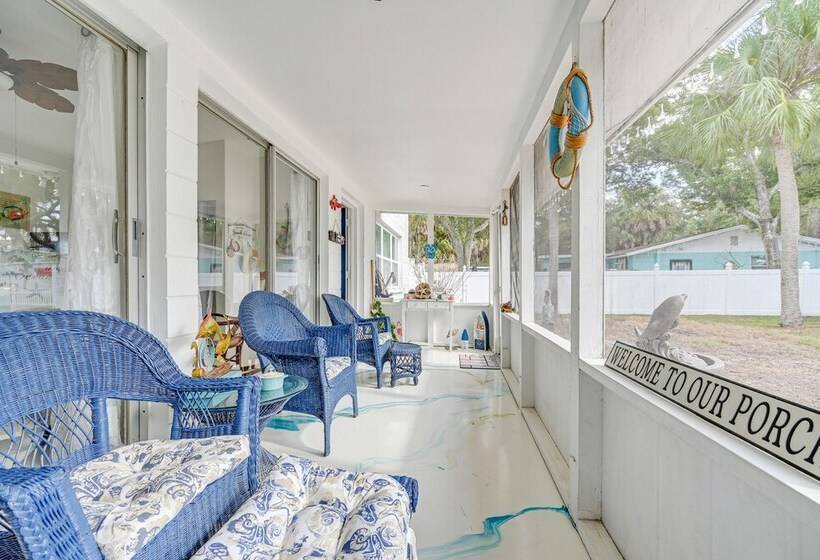 Hot Tub, Grill & Fire Pit: Port Richey Retreat