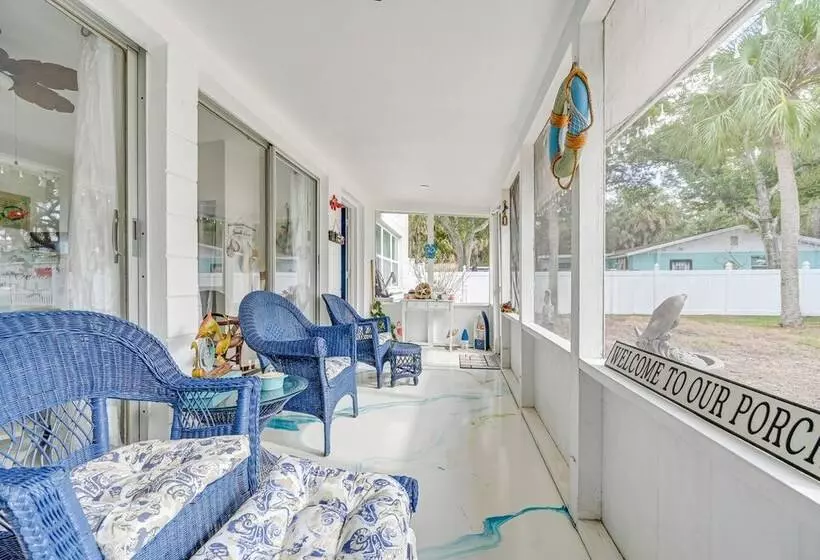 Hot Tub, Grill & Fire Pit: Port Richey Retreat