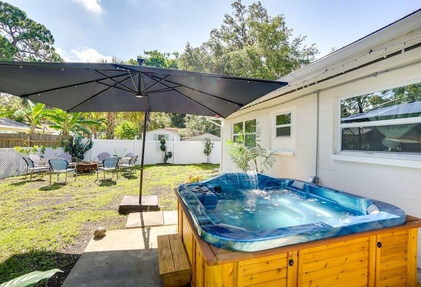 Hot Tub, Grill & Fire Pit: Port Richey Retreat