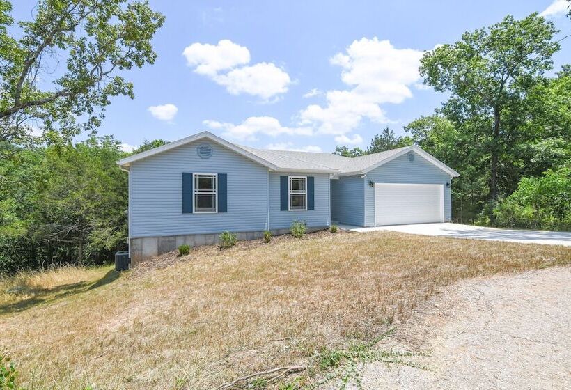 Reeds Spring Home: 4 Mi To Table Rock Lake!