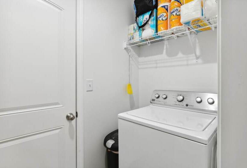 Reeds Spring Home: 4 Mi To Table Rock Lake!