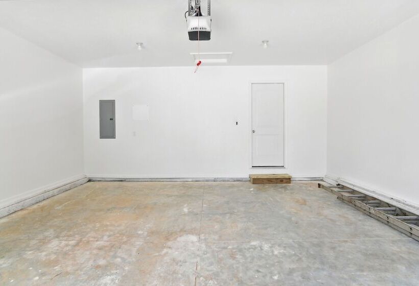 Reeds Spring Home: 4 Mi To Table Rock Lake!