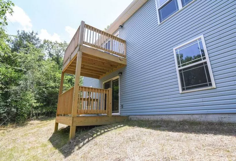 Reeds Spring Home: 4 Mi To Table Rock Lake!