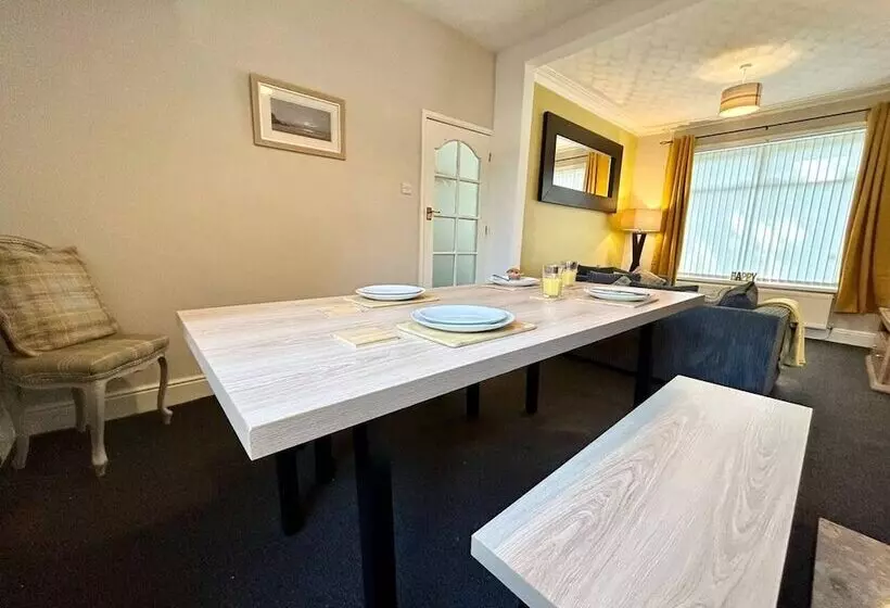 レジデンス Jonsib Cottage   A Home Away From Home