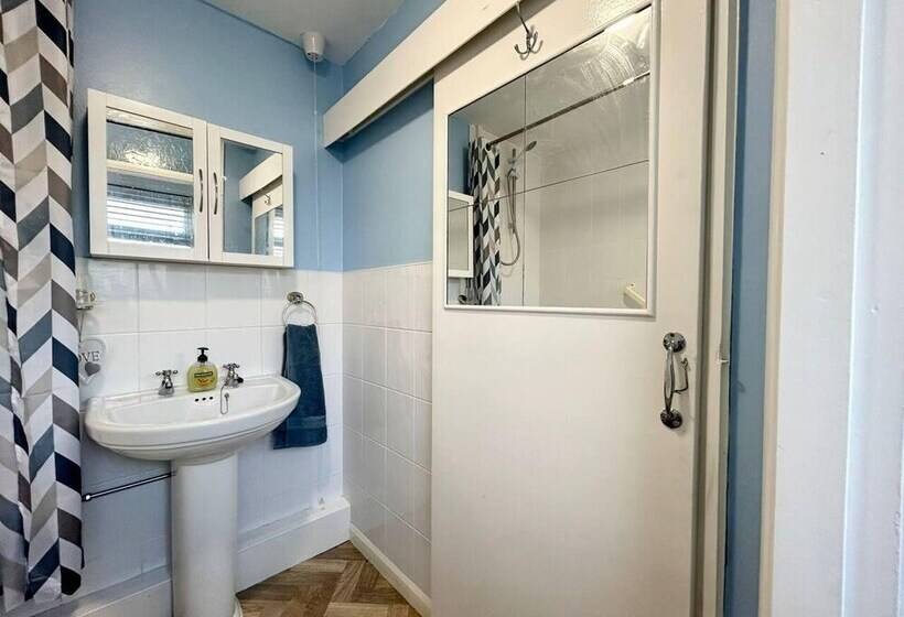 レジデンス Jonsib Cottage   A Home Away From Home