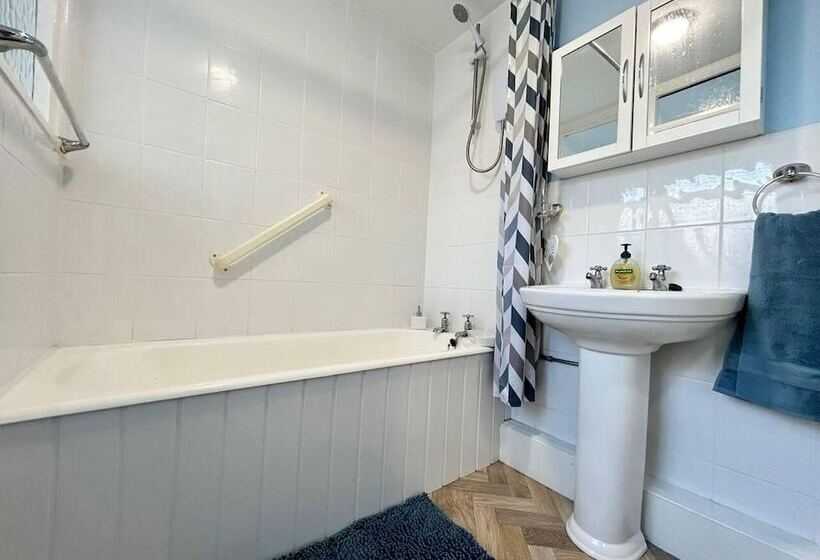 レジデンス Jonsib Cottage   A Home Away From Home