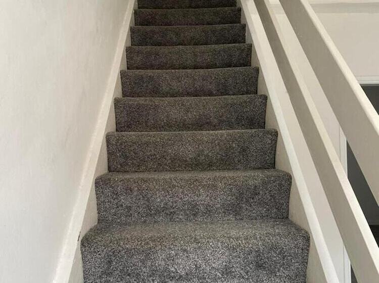 住所 Lovely And Bright 2 Bed House