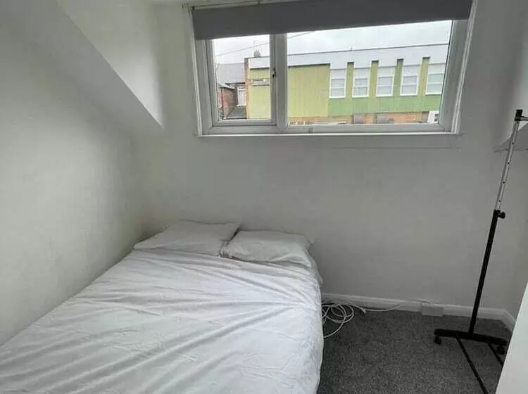 Residenssi Lovely And Bright 2 Bed House