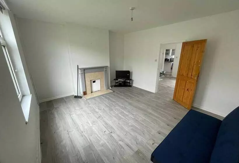 Residenssi Lovely And Bright 2 Bed House