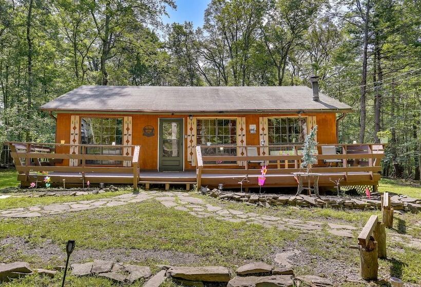 Pools & Ski Access: Lackawaxen Cottage W/ Deck!