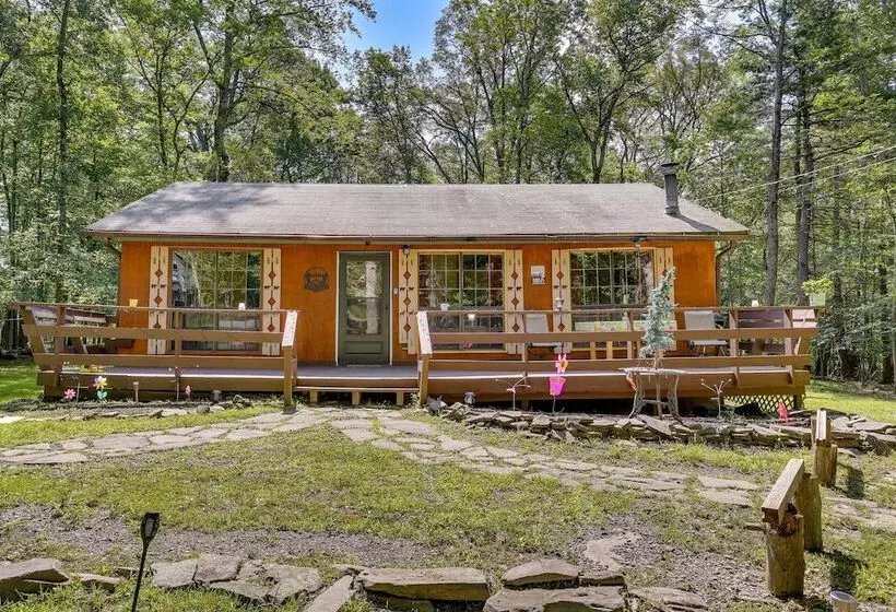 Pools & Ski Access: Lackawaxen Cottage W/ Deck!