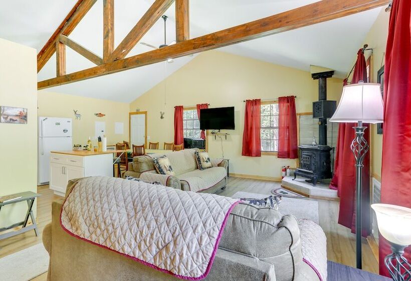 Pools & Ski Access: Lackawaxen Cottage W/ Deck!