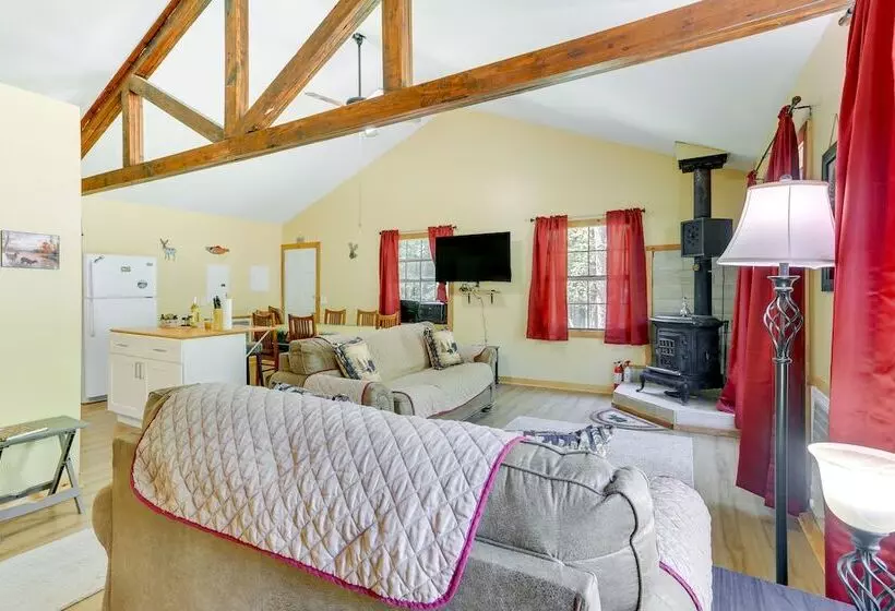 Pools & Ski Access: Lackawaxen Cottage W/ Deck!