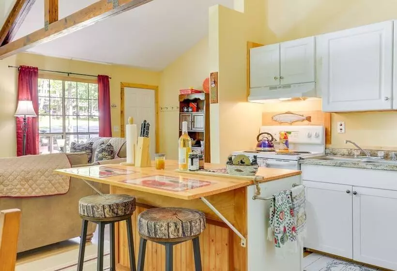 Pools & Ski Access: Lackawaxen Cottage W/ Deck!