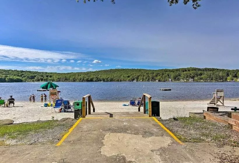 Pools & Ski Access: Lackawaxen Cottage W/ Deck!