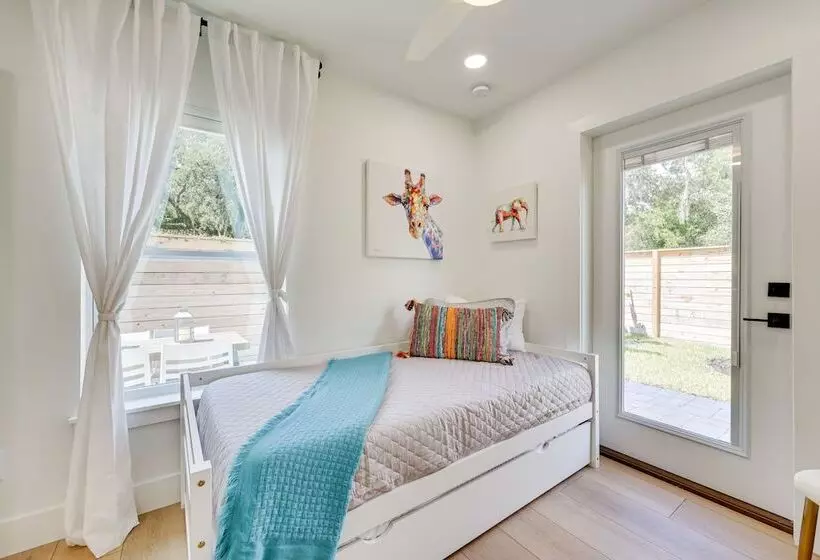St Augustine Home W/ Patio   1 Mi To Beaches!