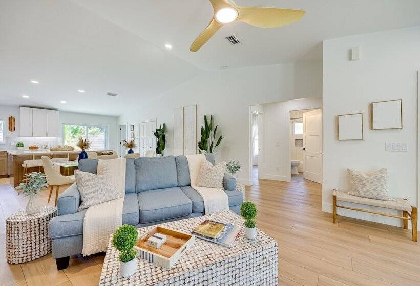 St Augustine Home W/ Patio   1 Mi To Beaches!