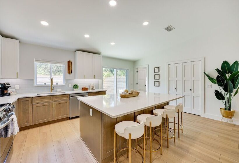 St Augustine Home W/ Patio   1 Mi To Beaches!