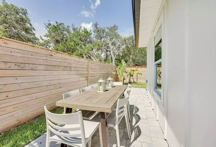 St Augustine Home W/ Patio   1 Mi To Beaches!