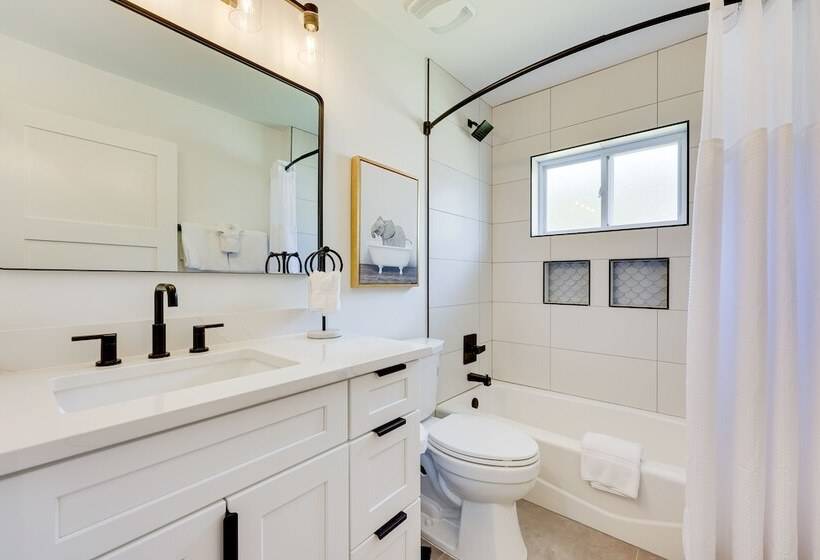 St Augustine Home W/ Patio   1 Mi To Beaches!